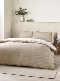 Catherine Lansfield Oxford Pinstripe Reversible Duvet Cover Set