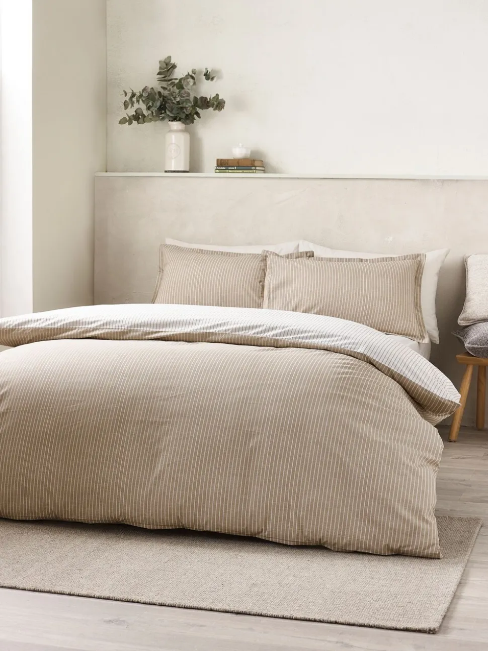 Catherine Lansfield Oxford Pinstripe Reversible Duvet Cover Set