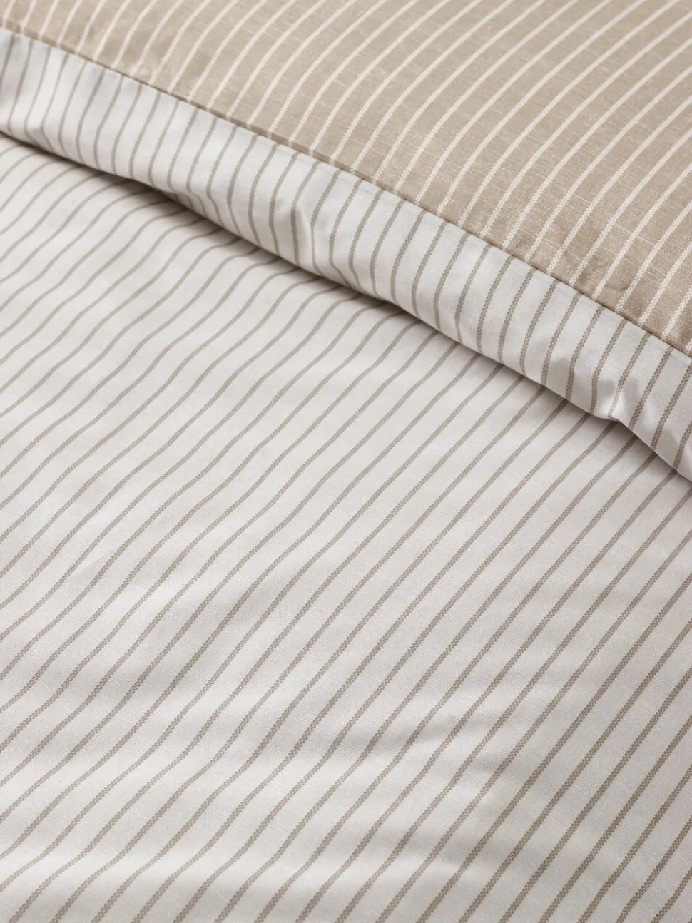 Catherine Lansfield Oxford Pinstripe Reversible Duvet Cover Set