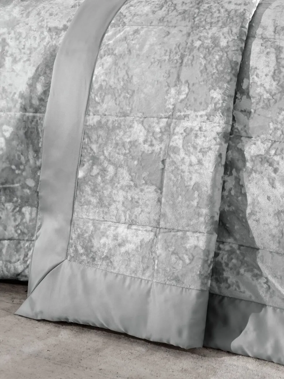 Catherine Lansfield sprei van gekreukt fluweel
