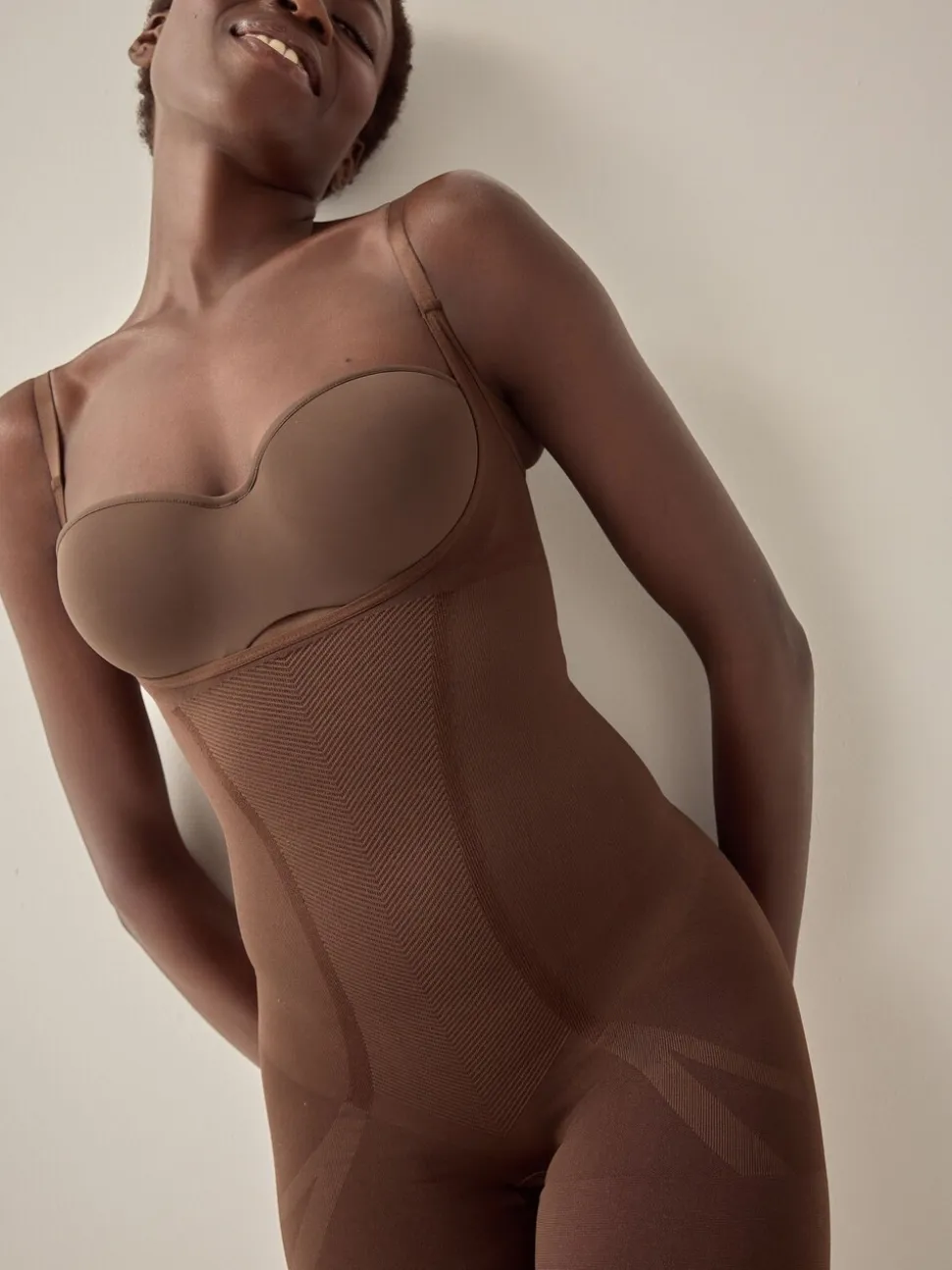 Chocolade nude - Wear Your Own Bra - Body met sterke buikcorrectie