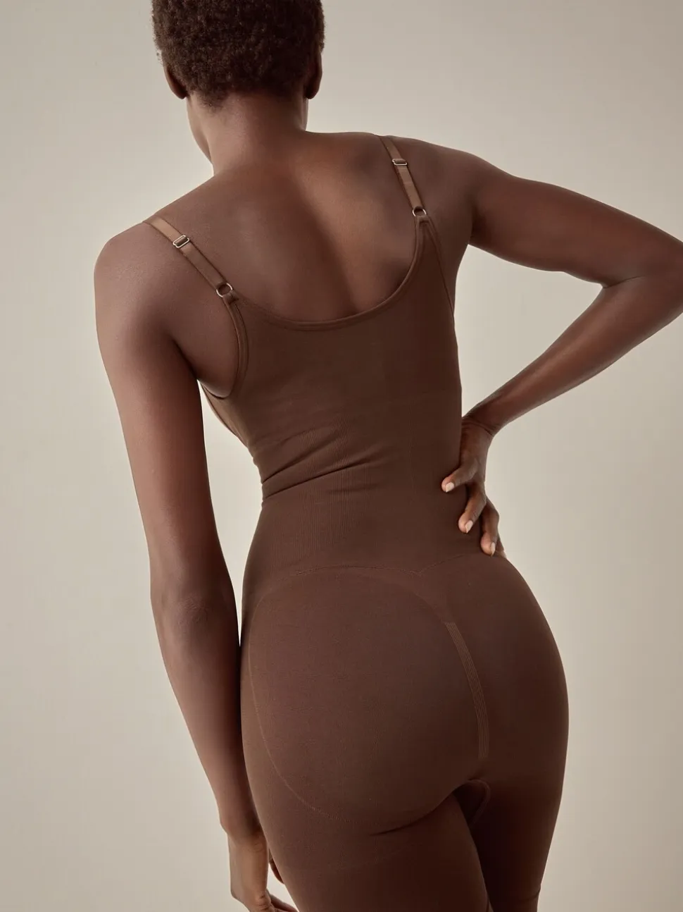 Chocolade nude - Wear Your Own Bra - Body met sterke buikcorrectie