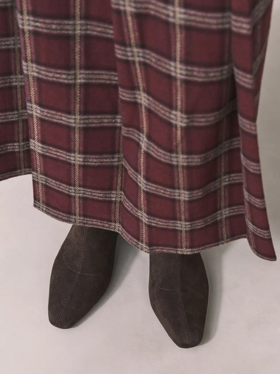 Chocoladebruin - Chisel Toe Block Heel Sock Boots