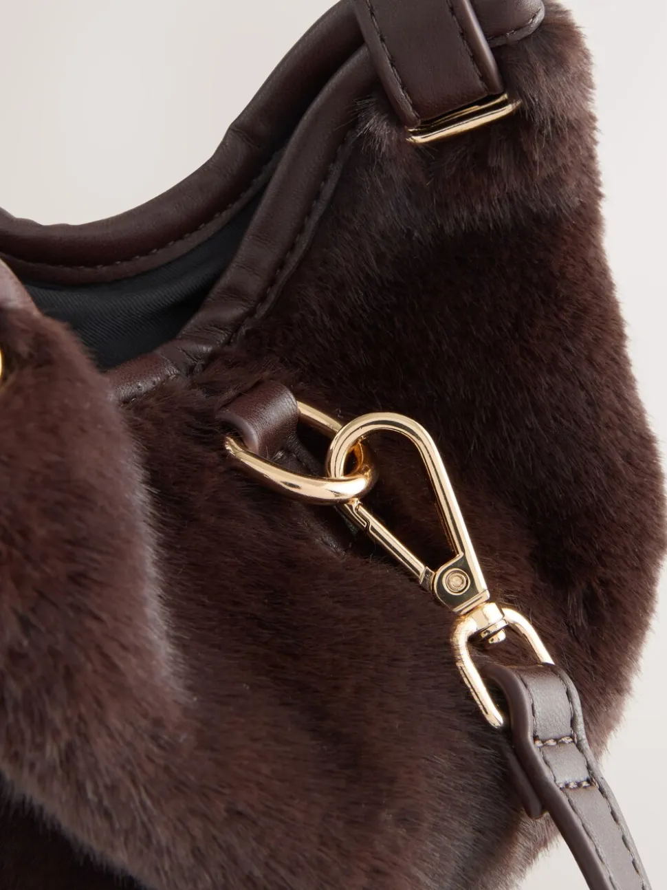 Chocoladebruin - Crossbodytas van imitatiebont