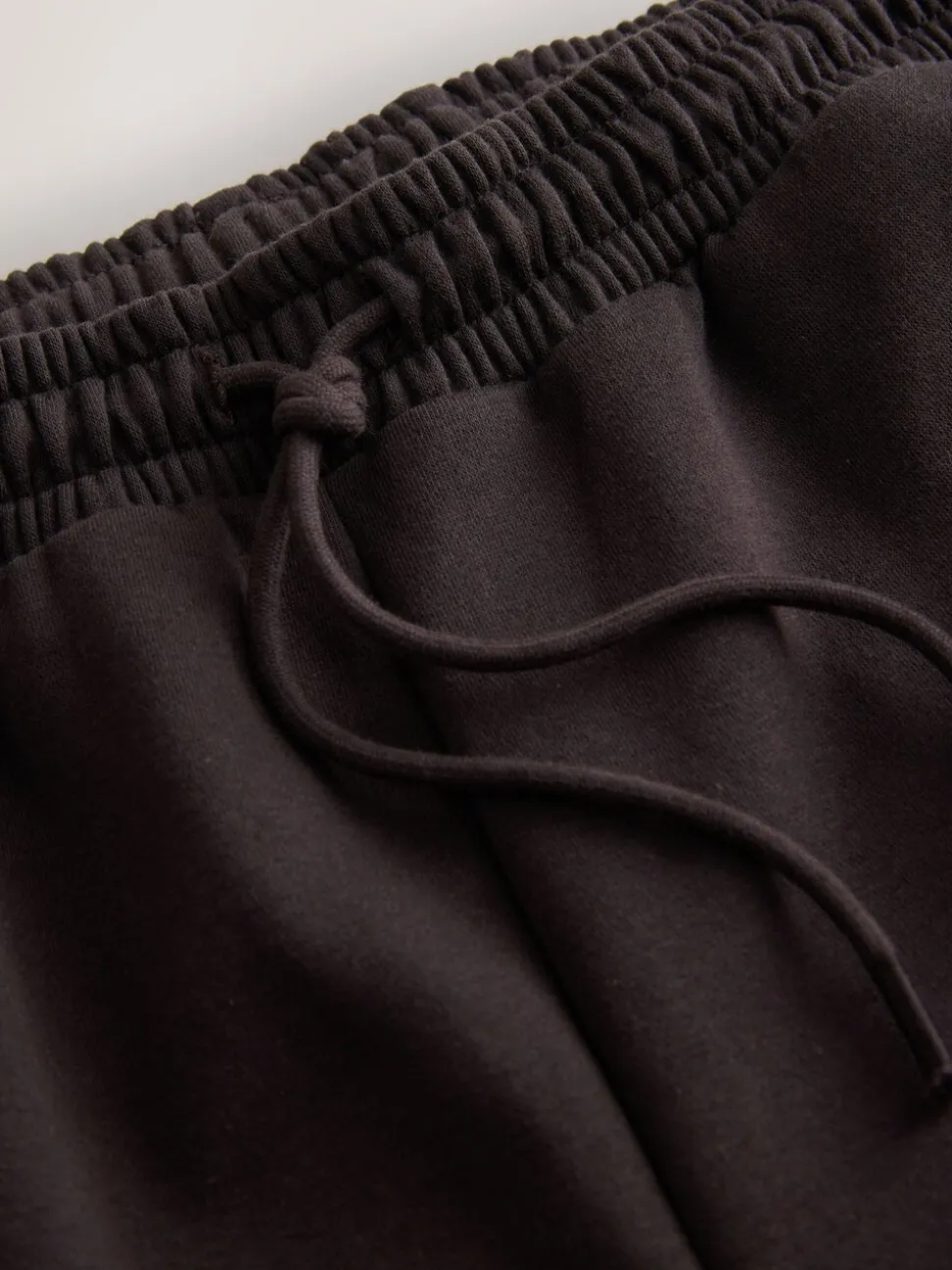 Chocoladebruin - Essentiële jersey joggingbroek met manchetten