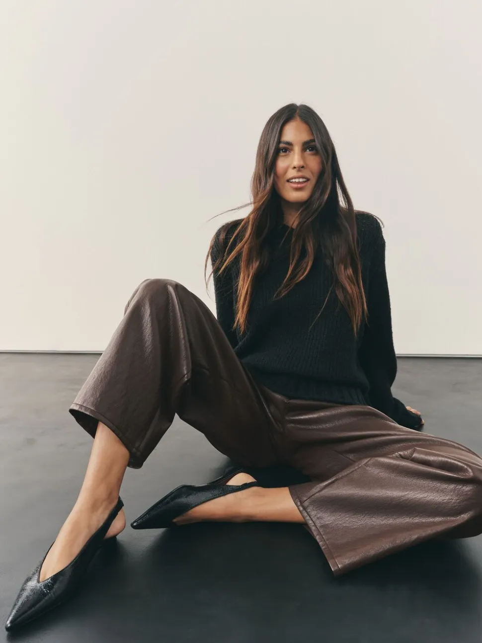 Chocoladebruin - Nothing Ordinary Faux Leather Barrel Leg Trousers
