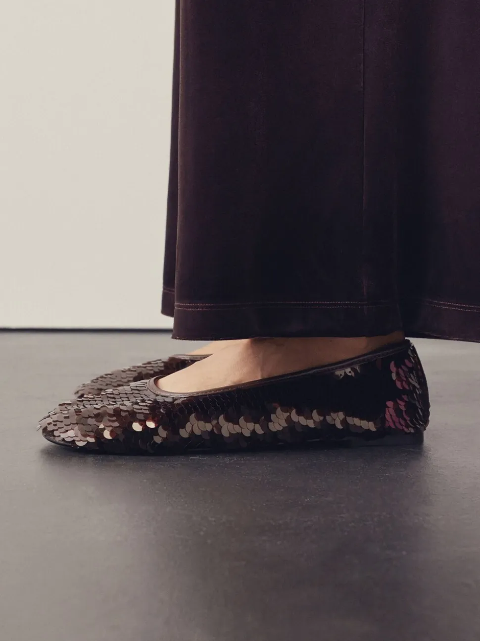 Chocoladebruin met lovertjes - Forever Comfort® Round Toe Sequin Ballerina Flats