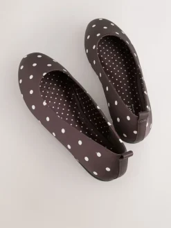 Chocoladebruin met stippen - Forever Comfort® Round Toe Ballerinas