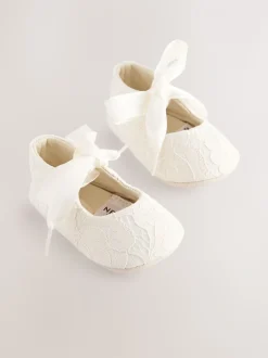 Crèmekleurig kant - Feestelijke babyschoenen met strik vooraan (0 - 24 mnd)