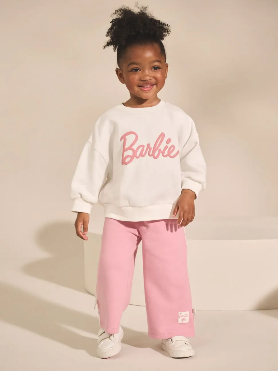 Crèmekleurig/roze - Barbie Sweatshirt & Set van joggingbroek met wijde pijpen (3mnd -7jr)