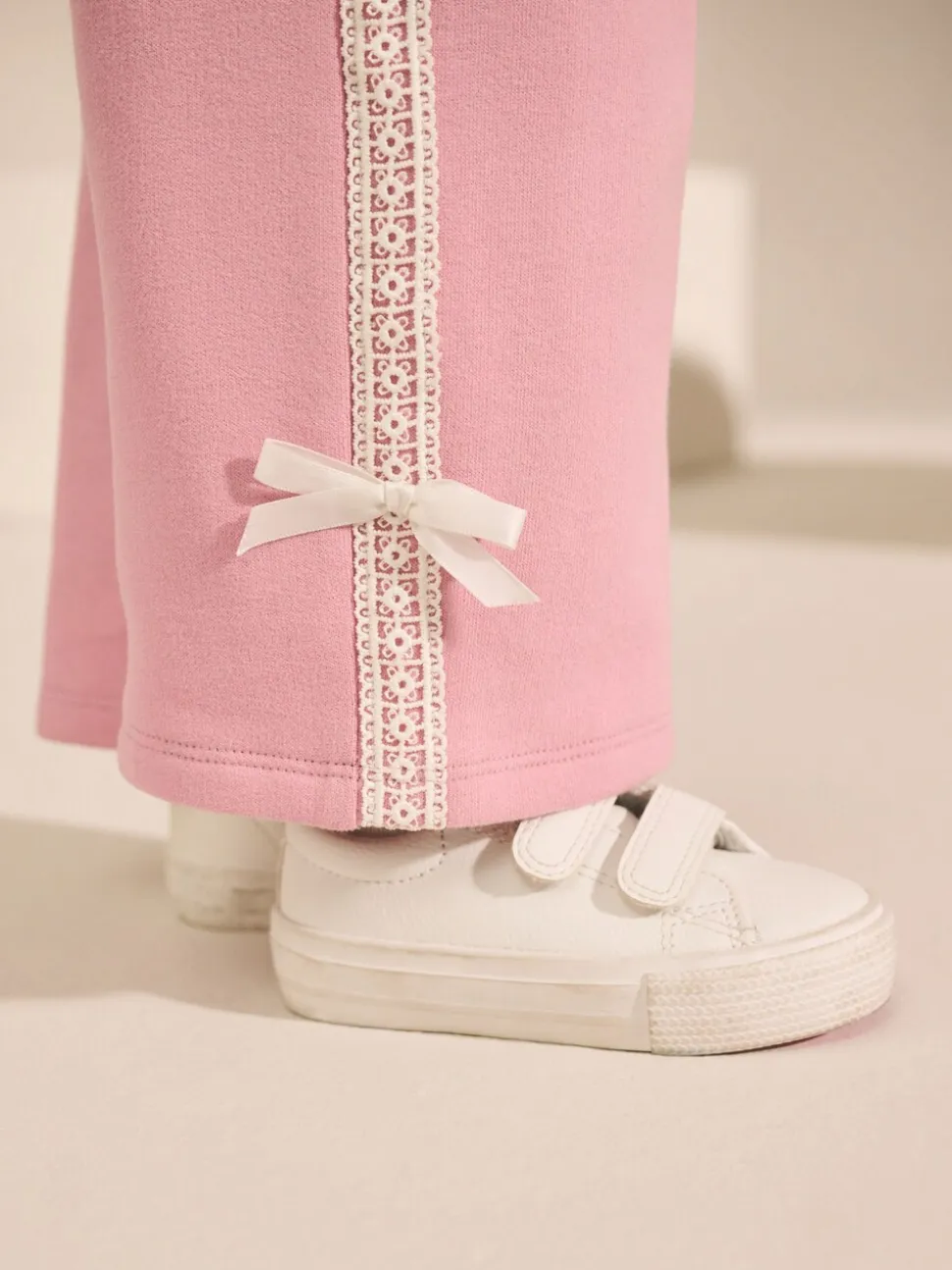 Crèmekleurig/roze - Barbie Sweatshirt & Set van joggingbroek met wijde pijpen (3mnd -7jr)