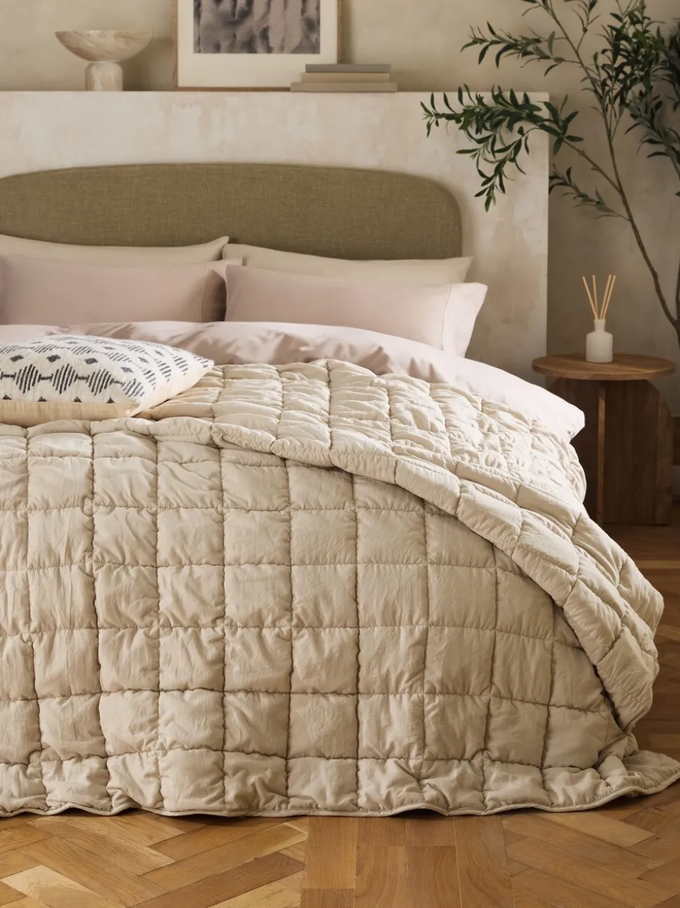 Darcie Textured Quilted Bedspread