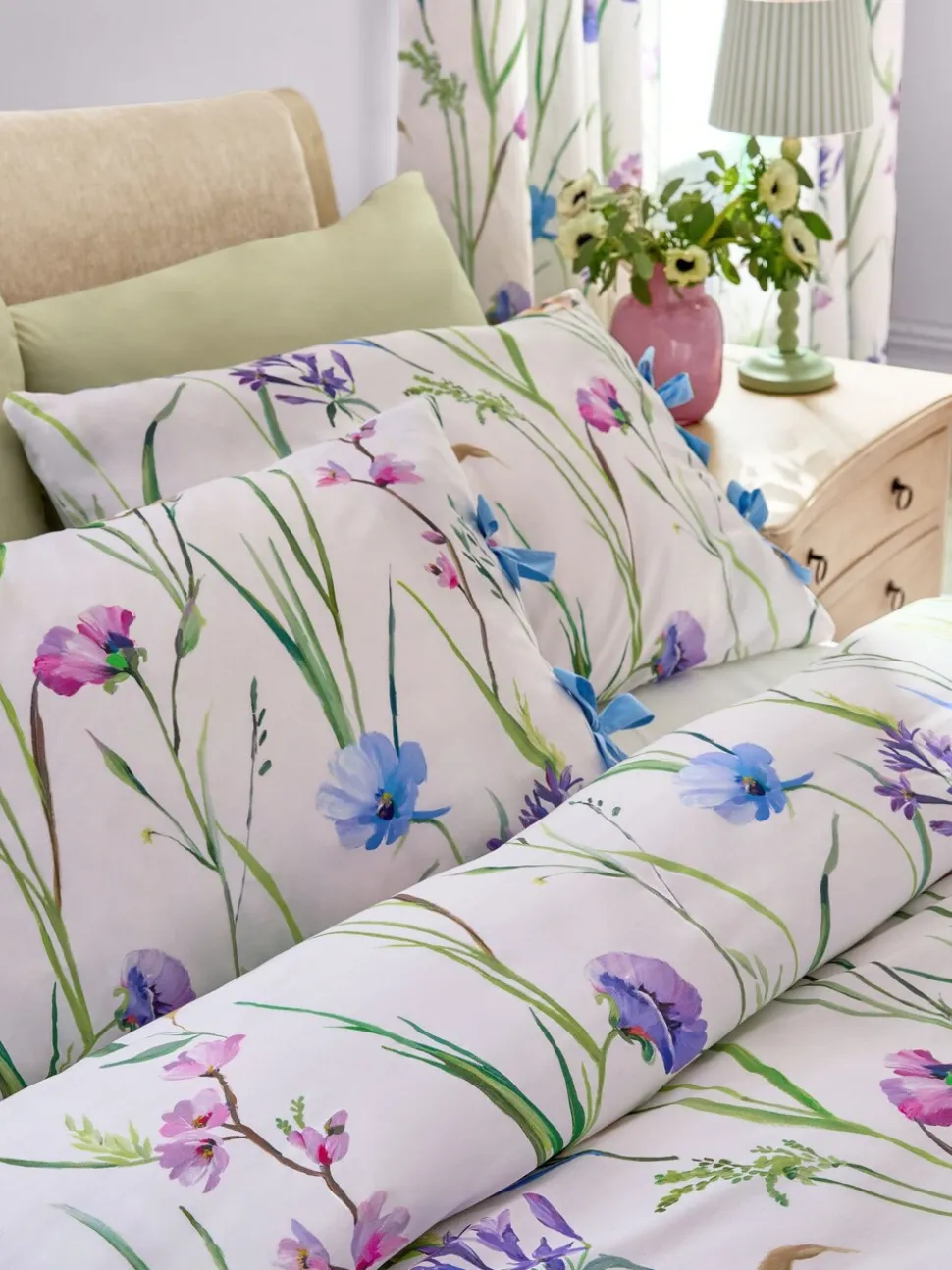 Dekbedovertrek en kussensloopset met lente- en weidebloemenprint