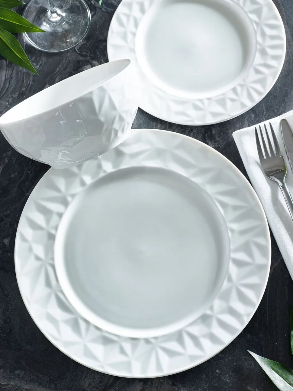 12-delige dinerset met modieus reliëf