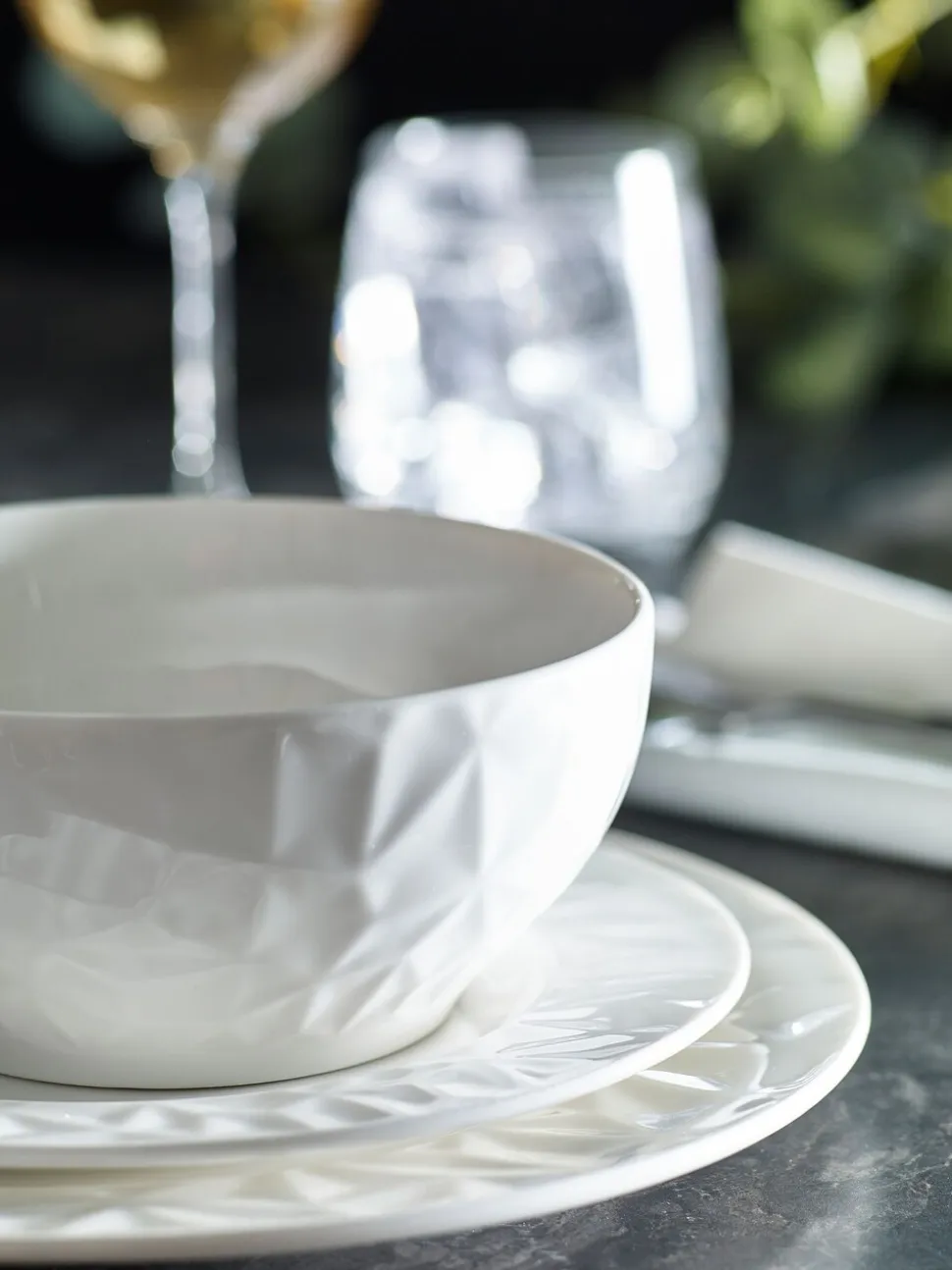 12-delige dinerset met modieus reliëf