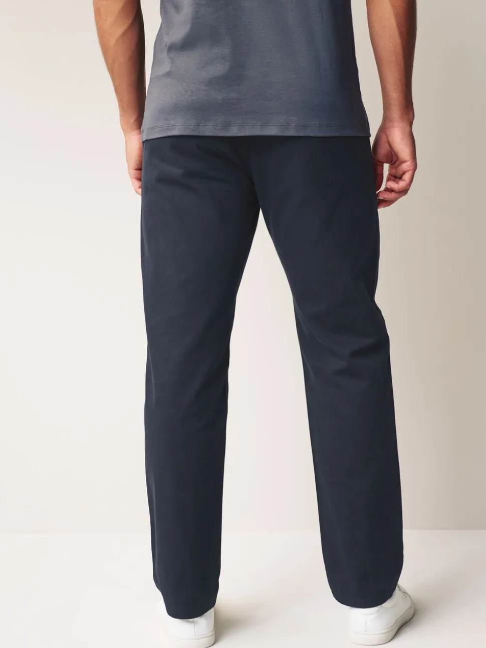 Donkerblauw - Straight-fit chino van 100% katoen