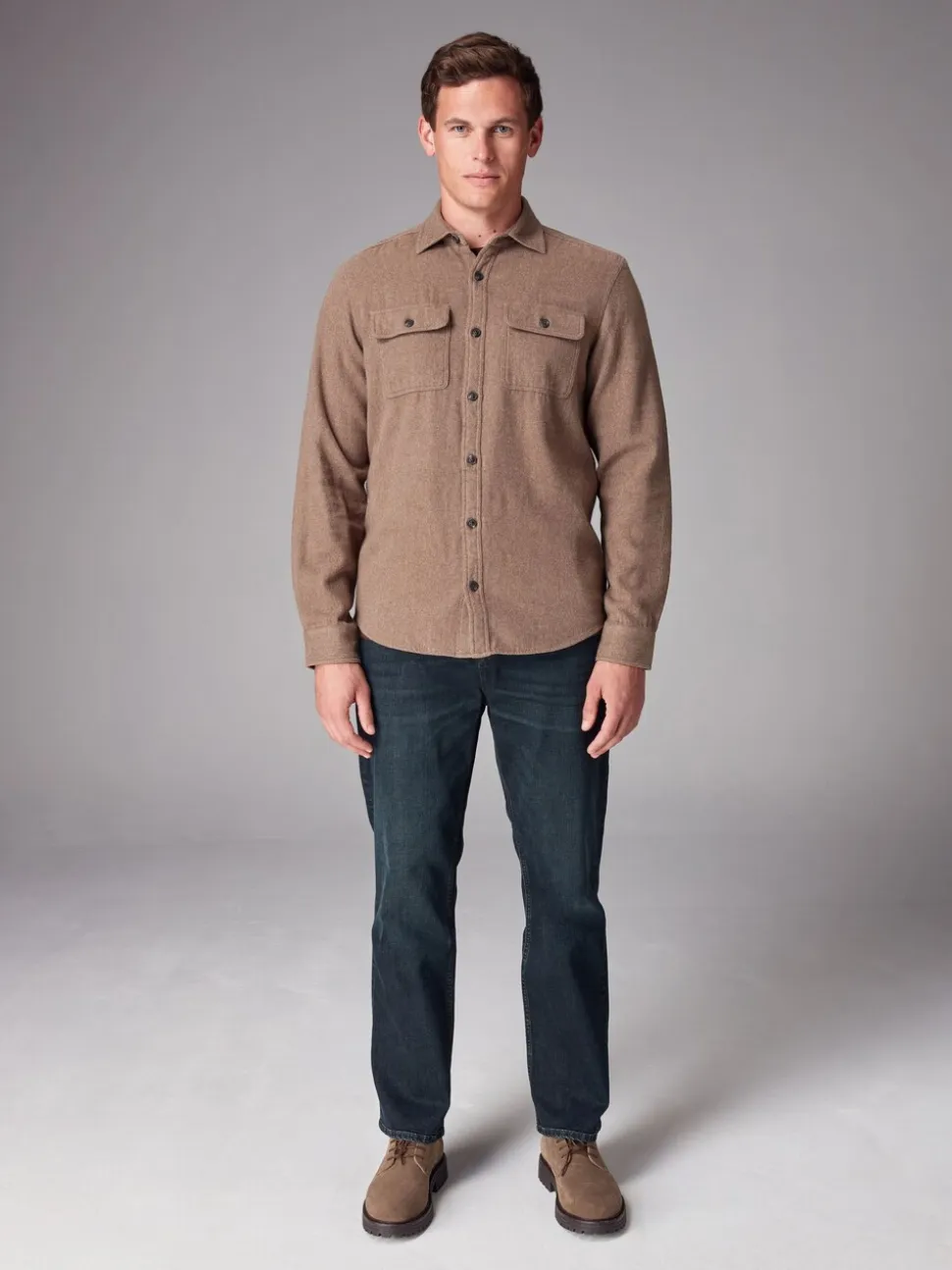 Donkerblauwe wassing - Rechte, klassieke jeans met stretch