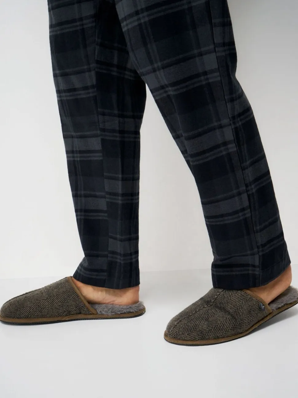 Donkergrijs - Crew Clothing Slip-On Suede Mule Slippers