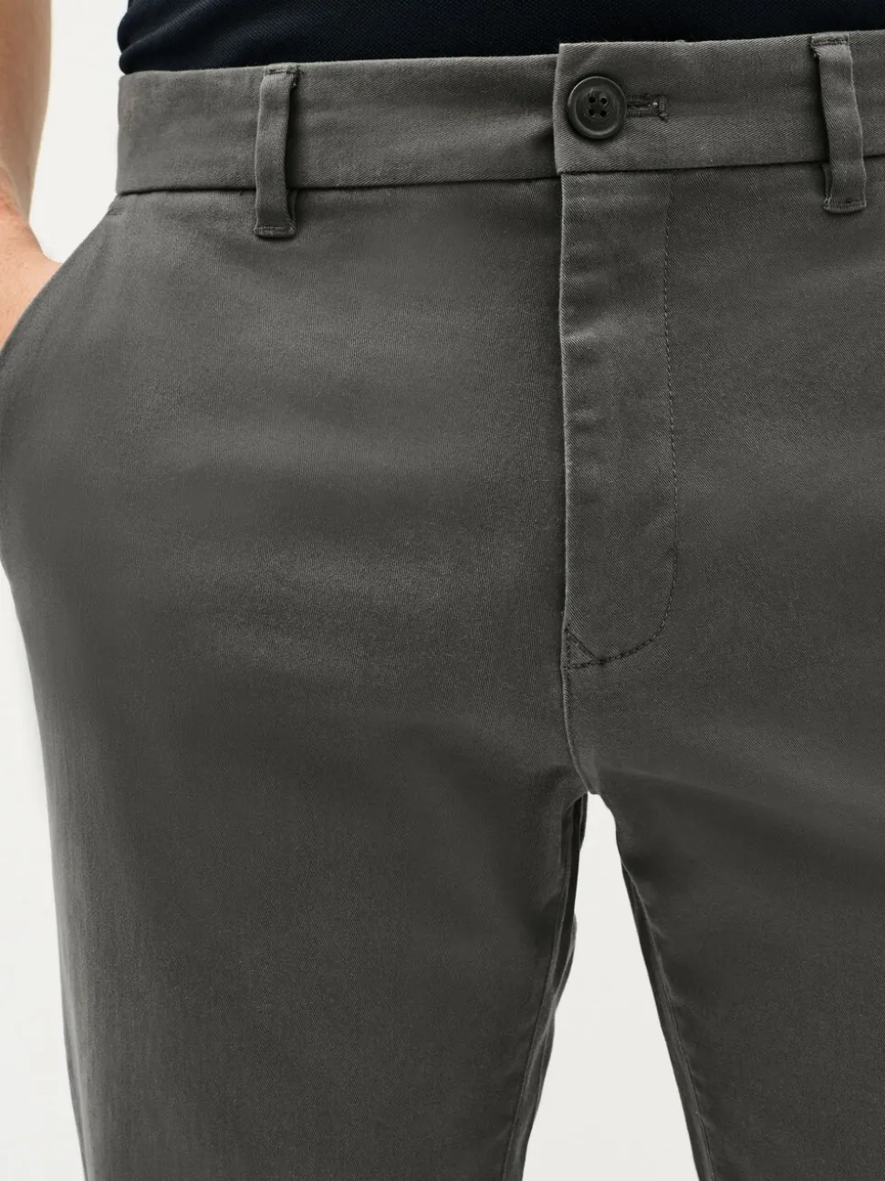 Donkergrijs - Standaard toelopende pasvorm - Stretchy chino