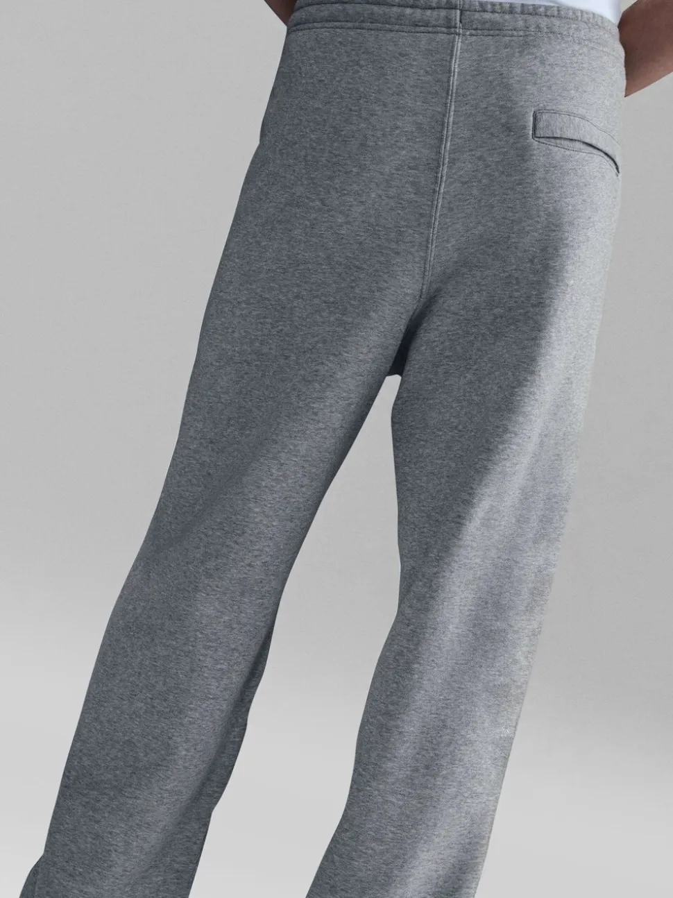 Donkergrijs gemêleerd - Nike Club Fleece joggingbroek met wijde pijpen