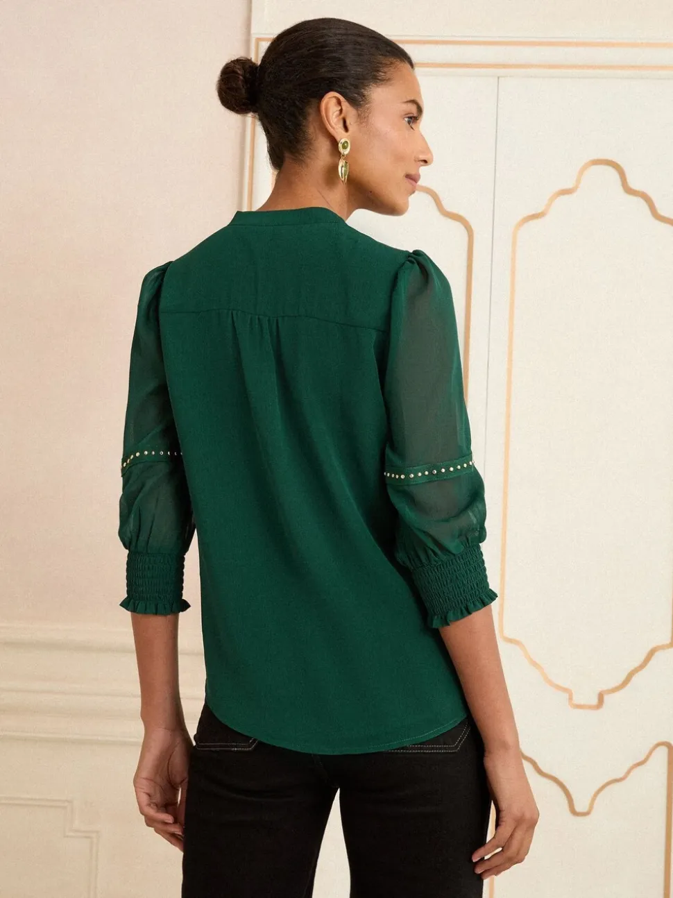 Donkergroen - Love & Roses blouse met V-hals en hardware met 3/4 mouwen