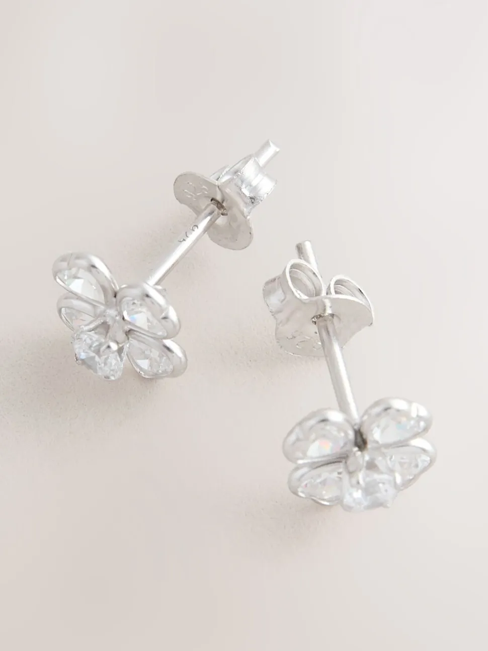 Echt zilver - Glinsterende oorknopjes met bloem