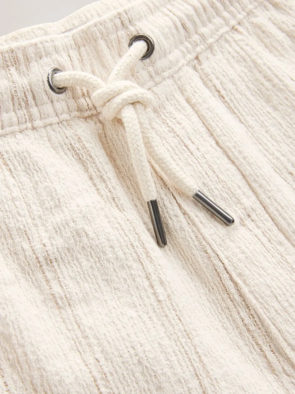 Ecru - Gestreepte short met elastische taille en textuur