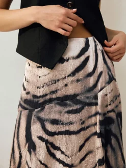 Ecru met zebraprint - Kreukeltextuur Satijn Asymmetrische Midi-rok