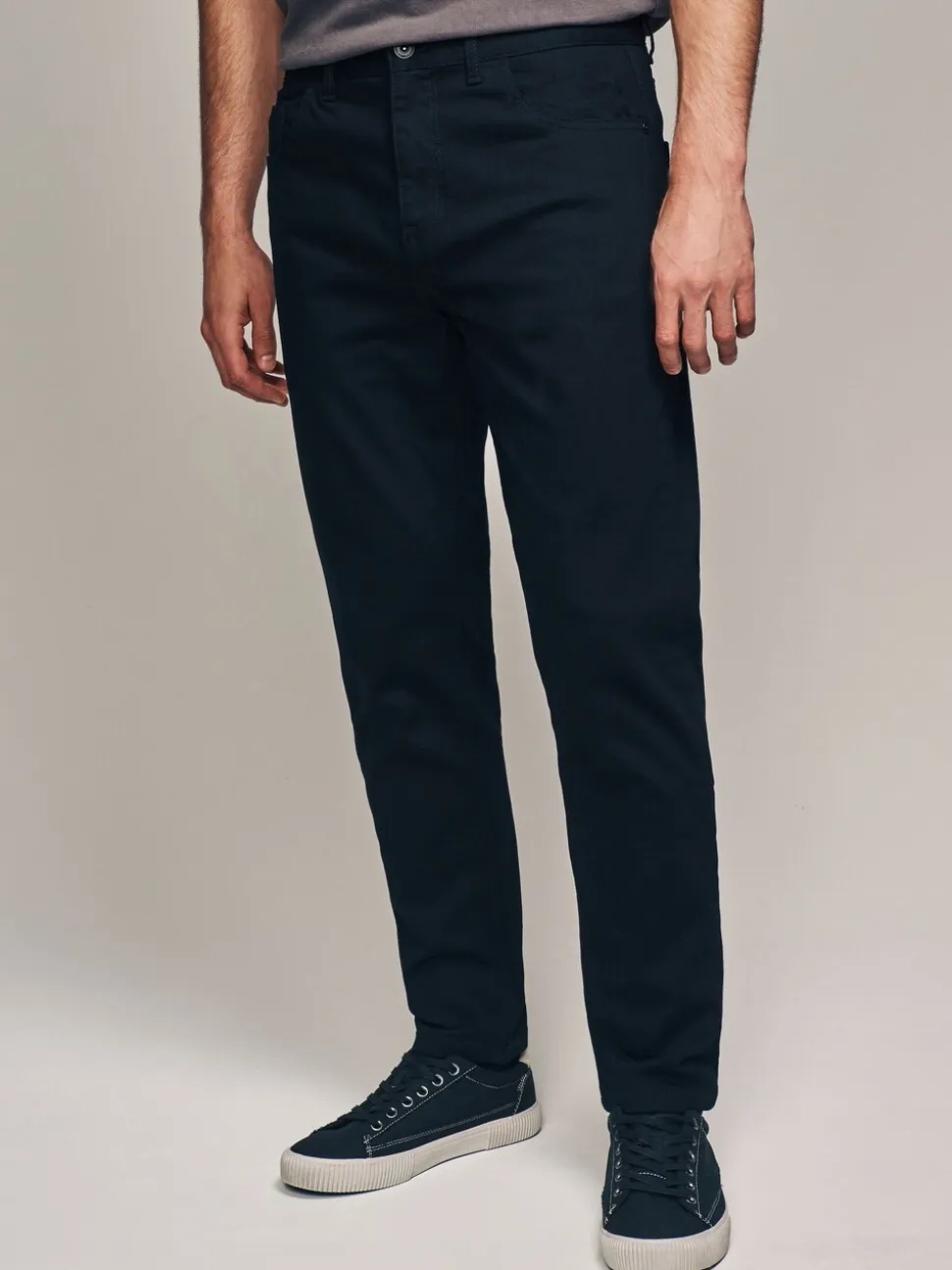 Effen zwart - Klassieke stretchjeans met standaard taps toelopende pasvorm