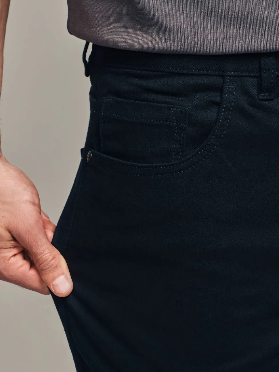 Effen zwart - Klassieke stretchjeans met standaard taps toelopende pasvorm
