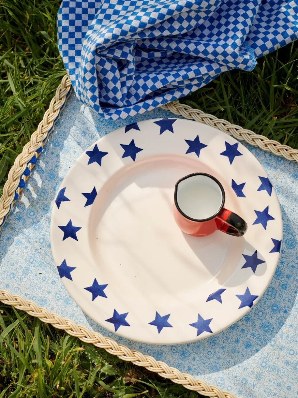 Emma Bridgewater Blue Star 10 1/2 Inch Dinner Plate