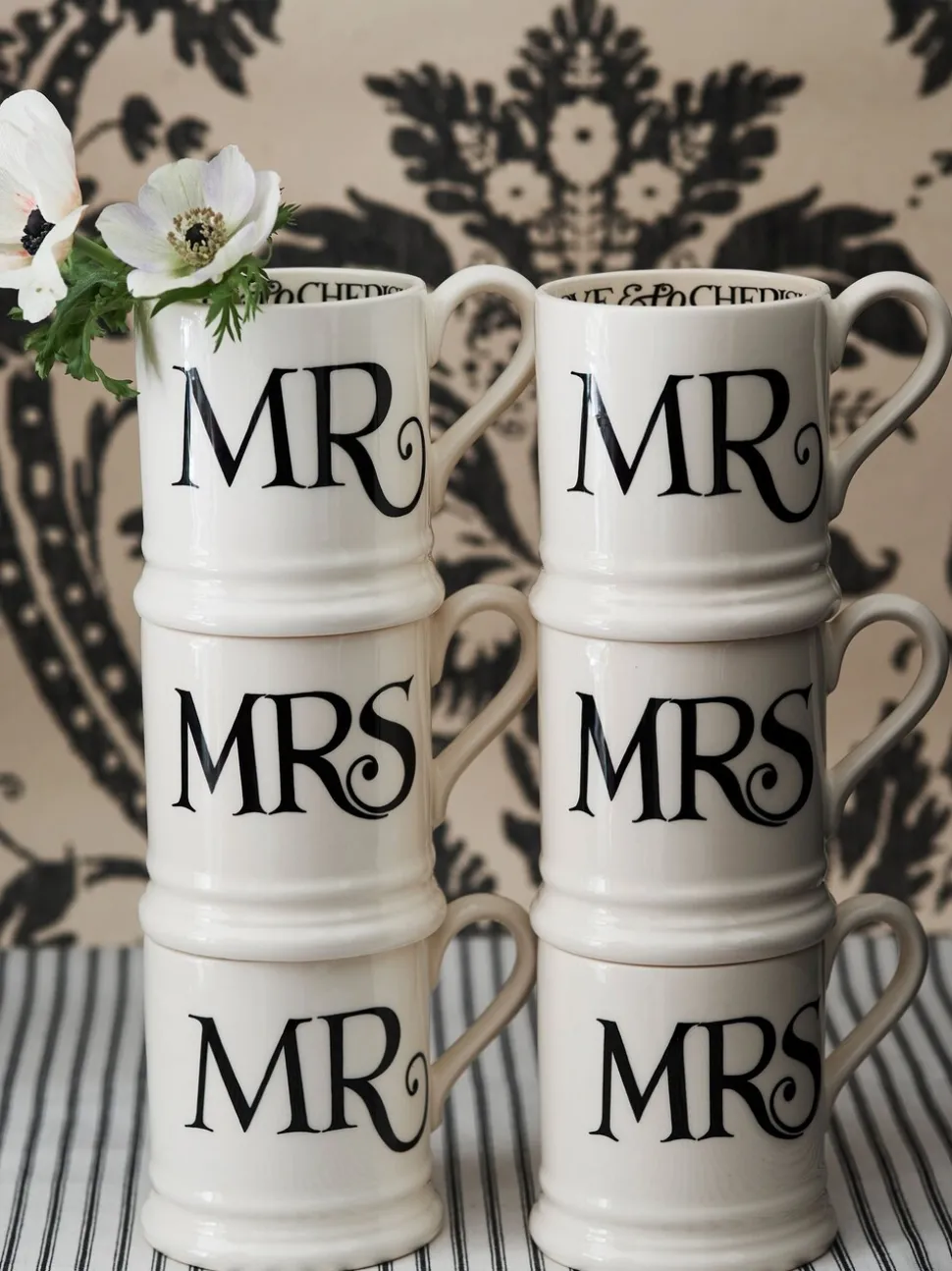 Emma Bridgewater Set of 2 Black Toast Mr & Mr 1/2 Pint Mugs Boxed