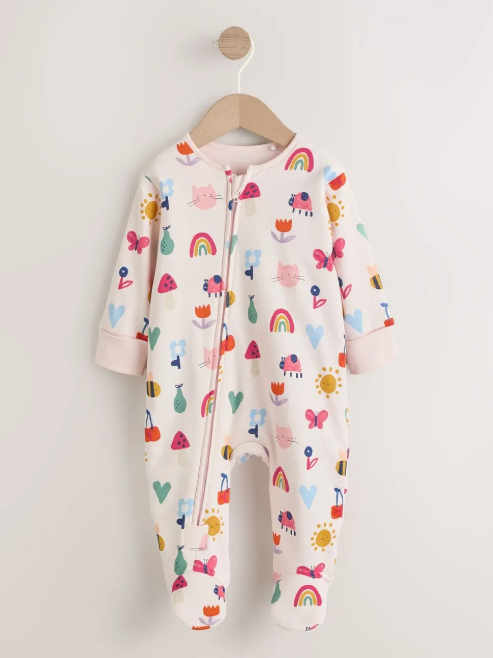 Felgekleurd met figuurtjes - 2.5 TOG gewatteerde babypyjama
