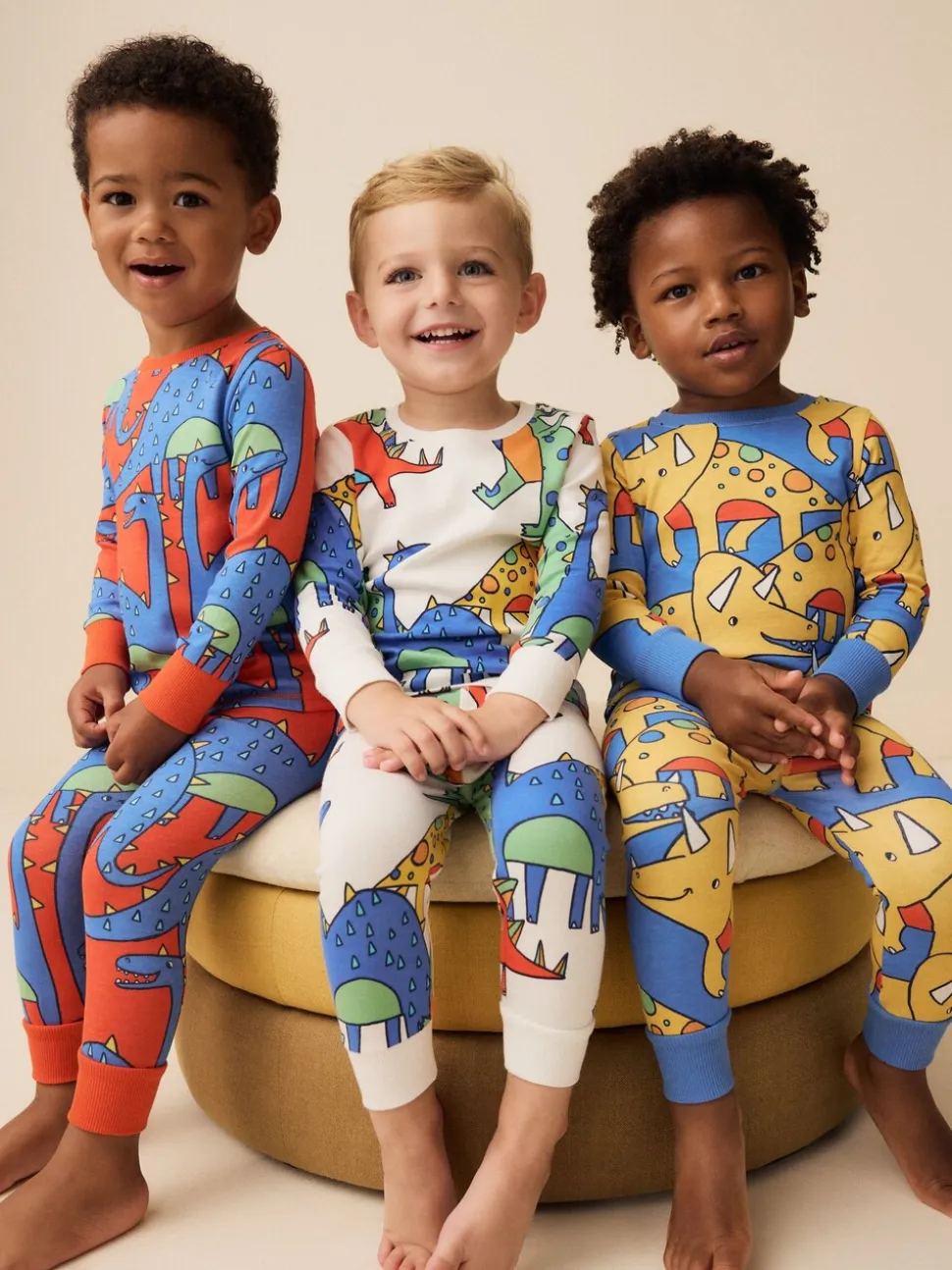 Felkleurig met dinosaurusprint - Verpakking van 3 knusse pyjama's (9 mnd-10 jr)