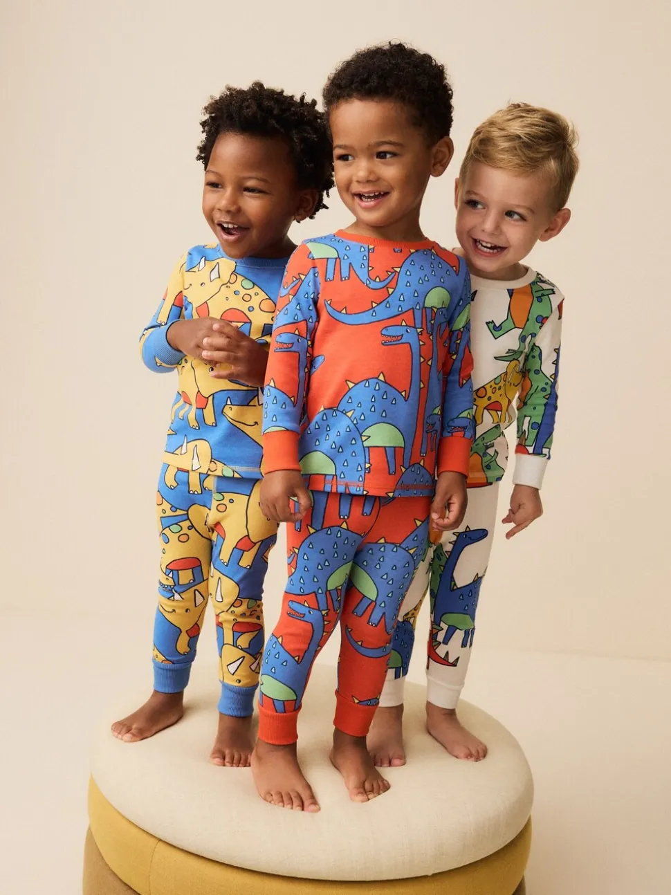 Felkleurig met dinosaurusprint - Verpakking van 3 knusse pyjama's (9 mnd-10 jr)