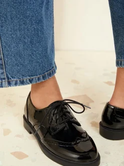 Friends Like These platte comfortabele Brogue schoenen met vetersluiting van lak kunstleer