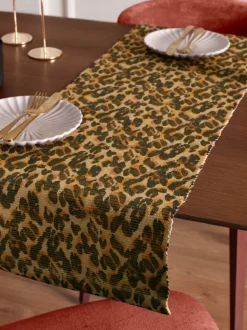 Furn tafelloper met luipaardprint