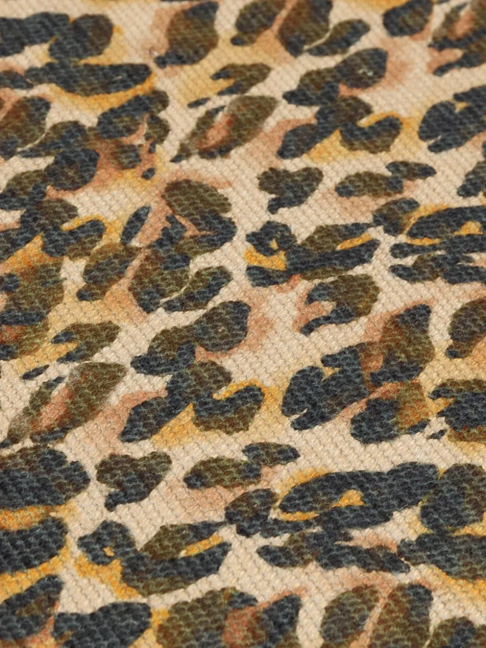 Furn tafelloper met luipaardprint