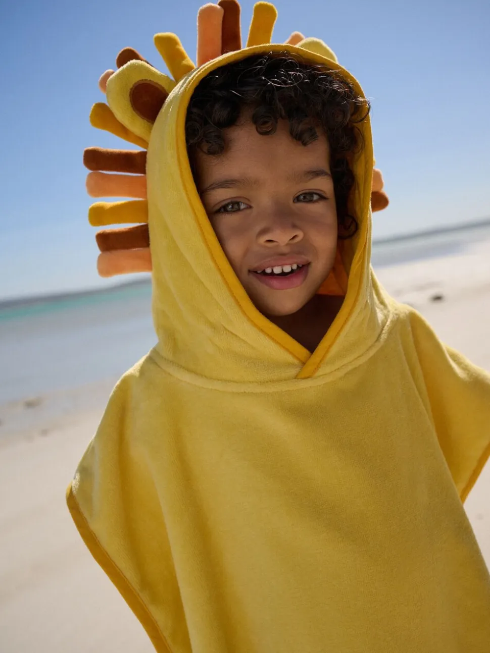 Geel met leeuwprint - Towelling Poncho (9mths-6yrs)