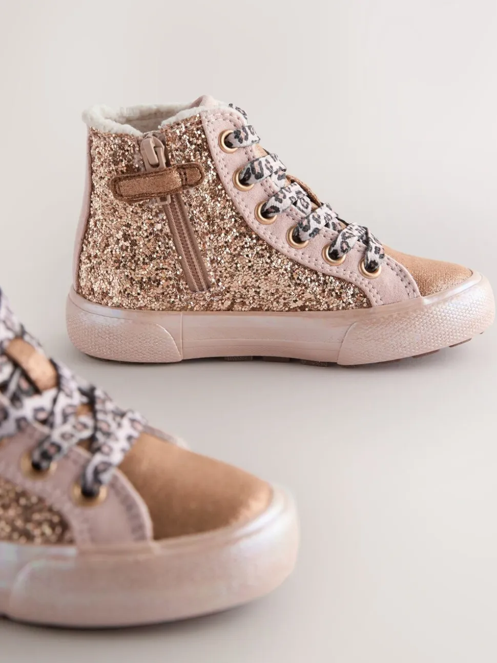 Goud - Hoge sneakers met ster
