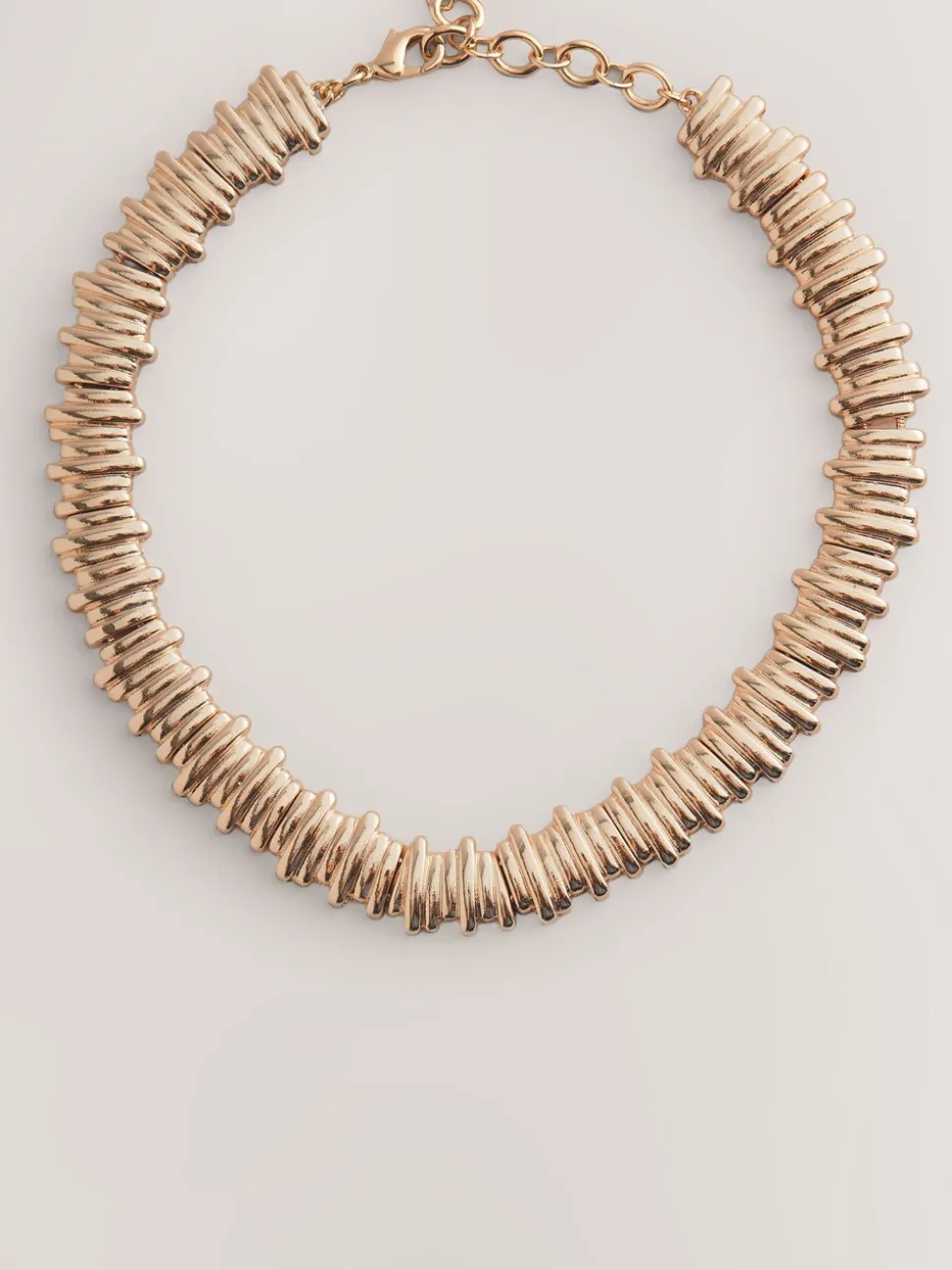 Goudkleurig - Geribbelde kraagketting