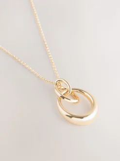 Goudkleurig - Ketting met hangertje van vereende ringen