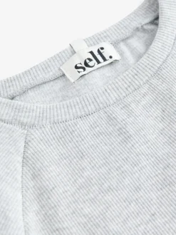 Grijs - self. Aansluitend geribbeld T-shirt