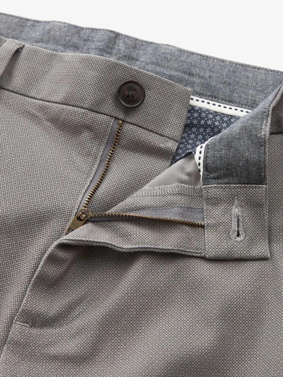 Grijs - Slim Fit - Zachte chino met print en riem