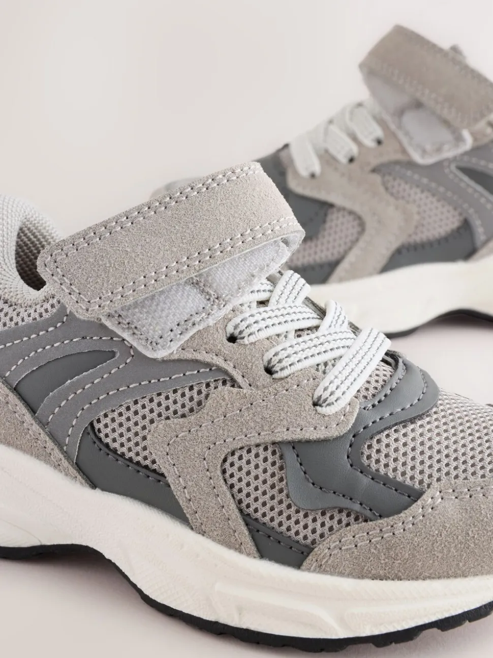 Grijs - Sneakers met klittenbandsluiting en elastische veters