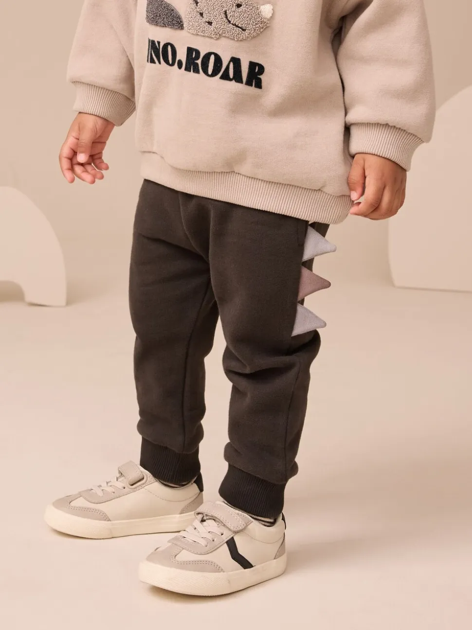 Grijs en antraciet dinosaurus stekel - Set met sweatshirt en joggingbroek (3mnd -7jr)