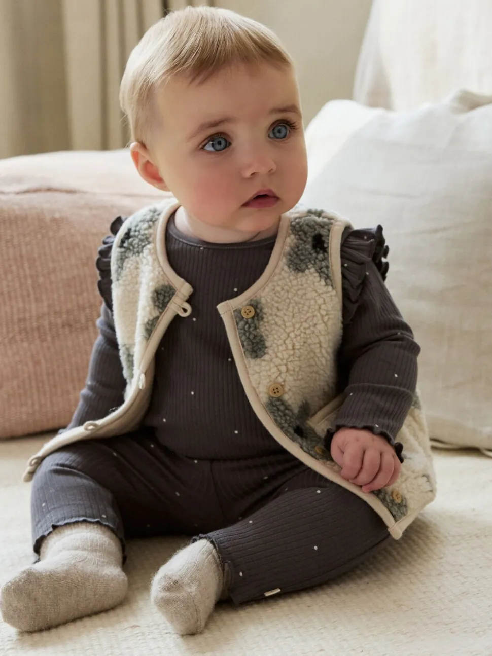 Grijs met bloemen - Babyset van top met Lange mouwen en Leggings met Bodywarmer 3 -delig (0mnd -2jr)
