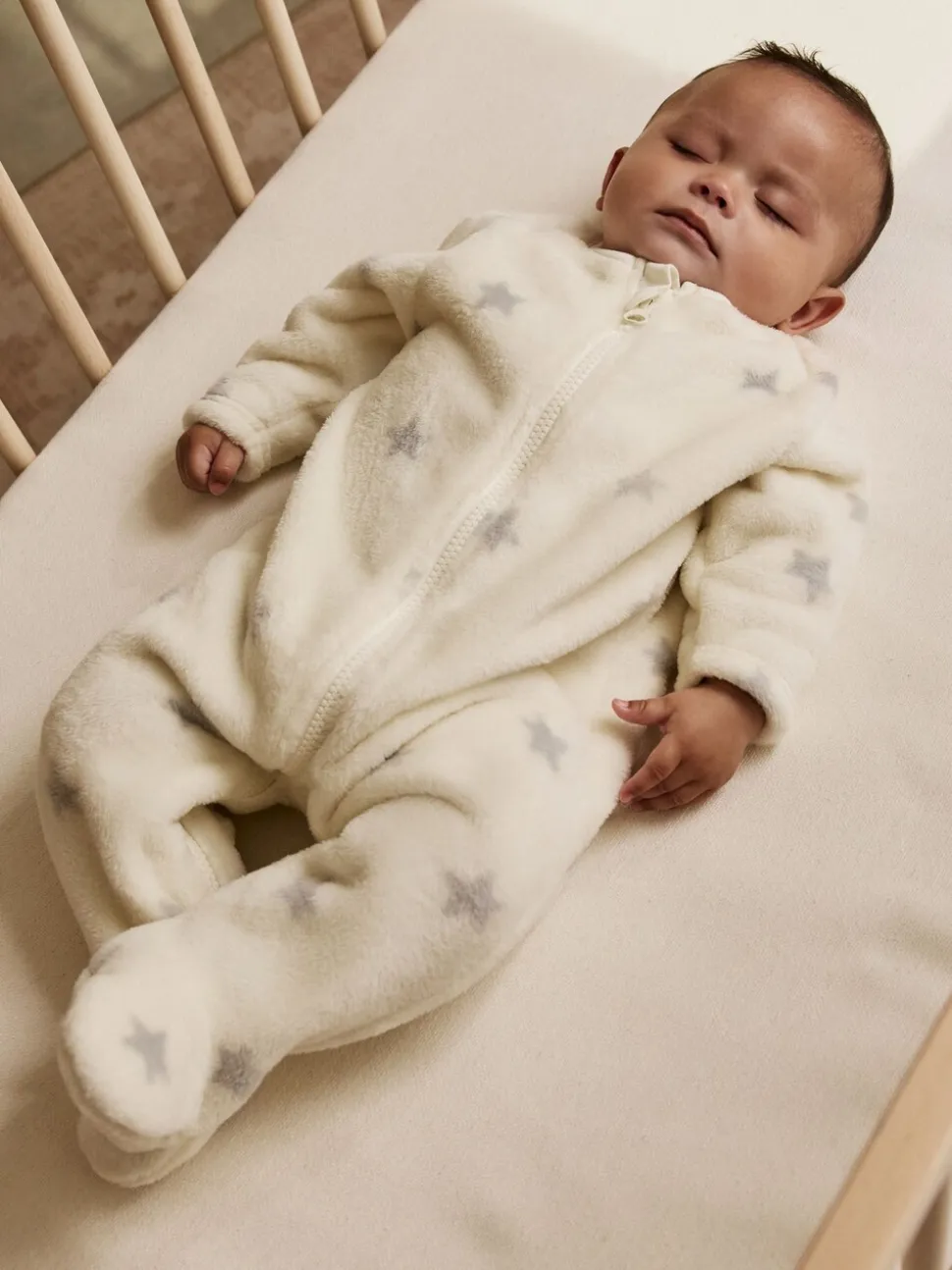 Grijs met sterren - Fleece babypyjama