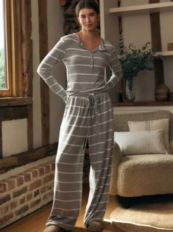 Grijze streep - Behaaglijke pyjama met lange mouwen