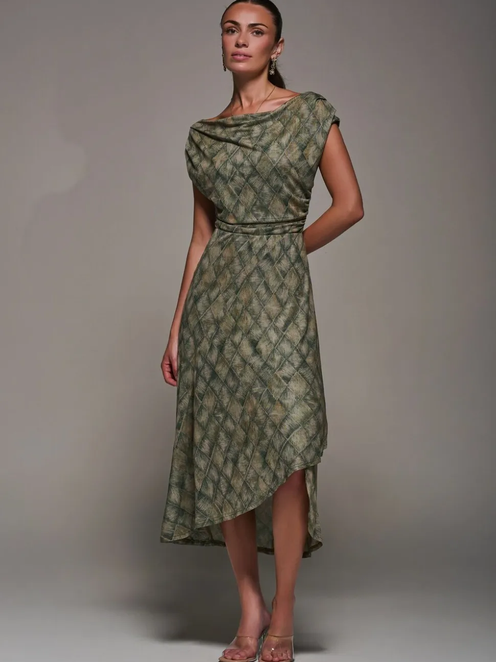 Groen - Jolie Moi - Asymmetrische gedrapeerde midaxi-jurk met kant